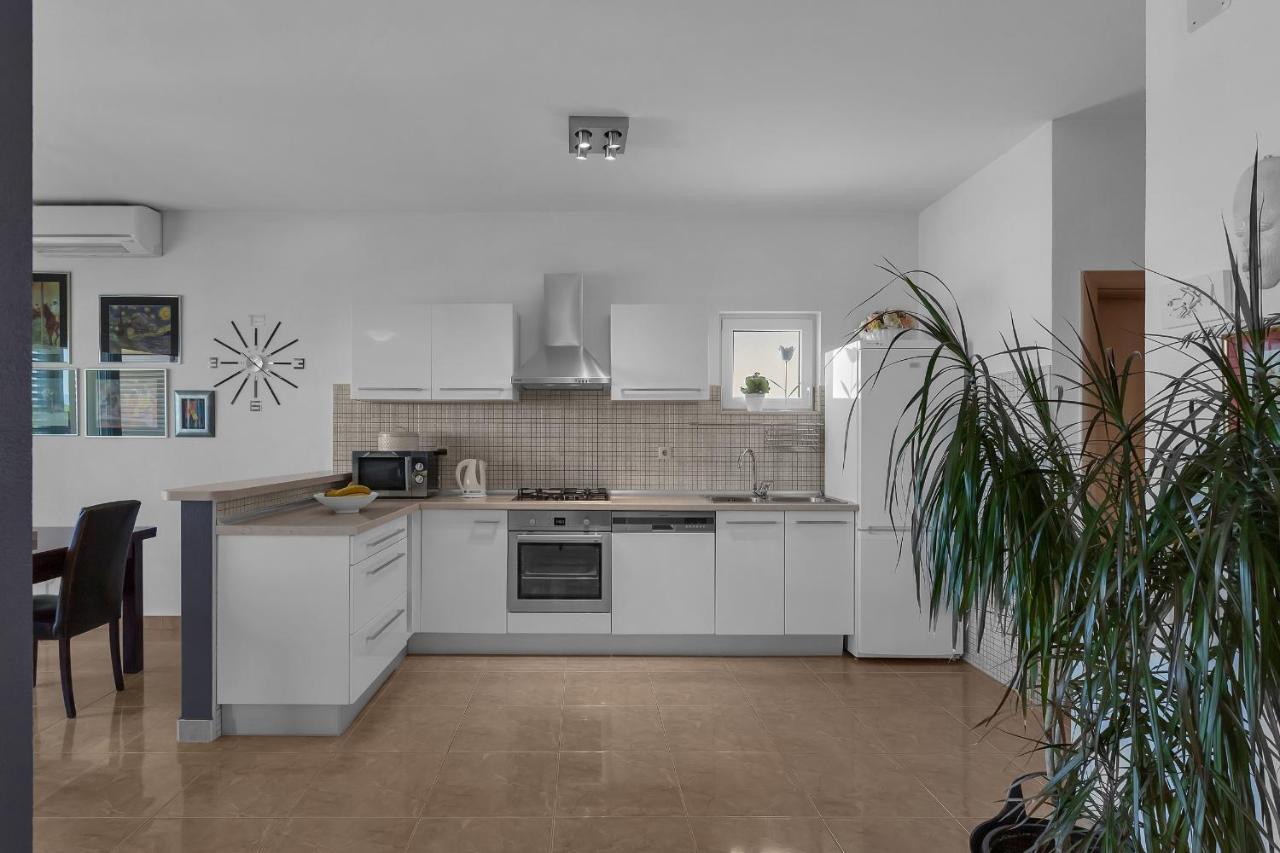 Stunning City View Apartment Makarska Kültér fotó