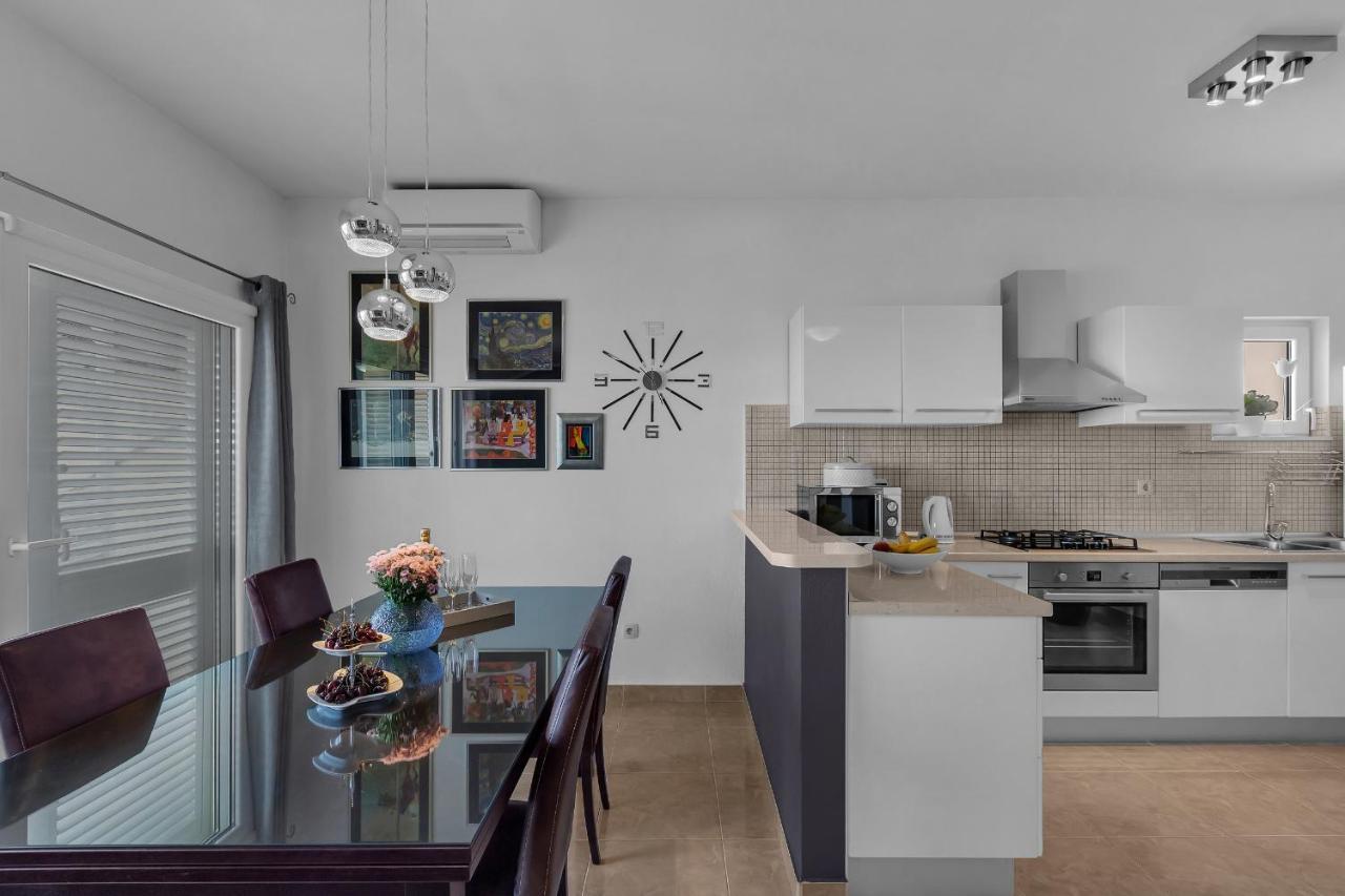 Stunning City View Apartment Makarska Kültér fotó